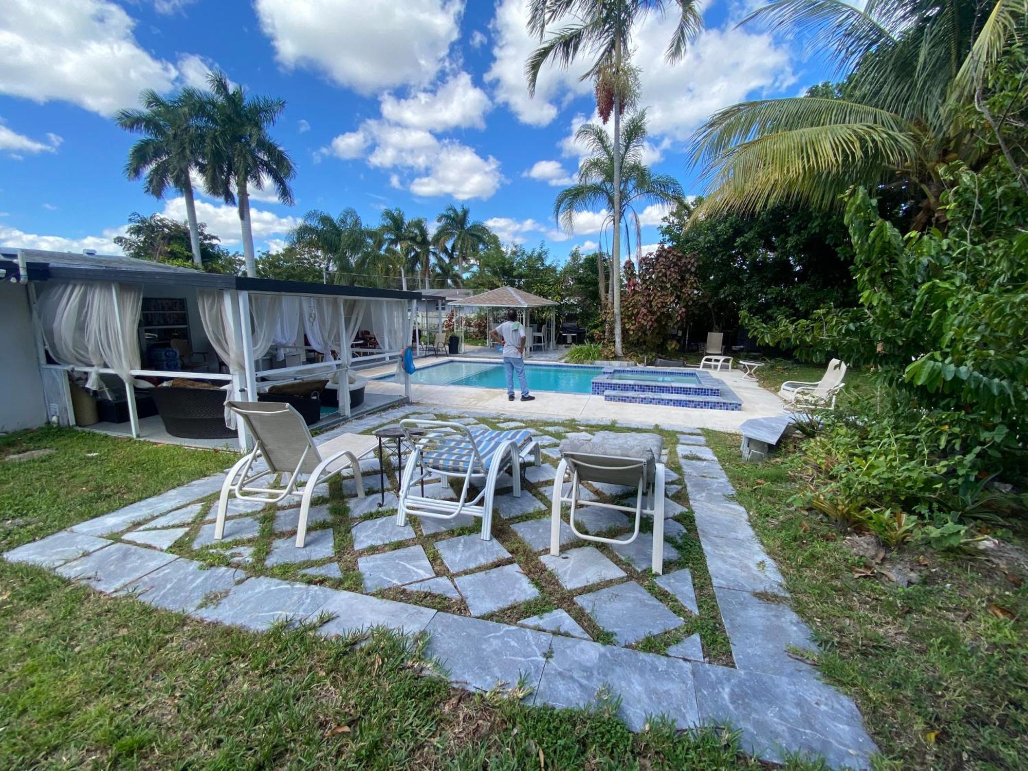 Private Retreat Villa เลกเวิร์ท ภายนอก รูปภาพ